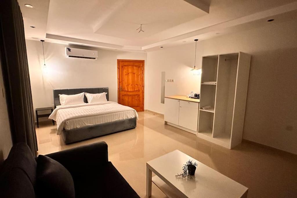 Near Masjid Nabawi 5-3 Min By Car 20-25 Walking Gf1 अपार्टमेंट
